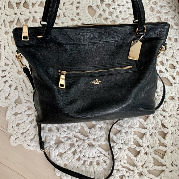 Coach Black Leather Shoulder bag with AdjustableStraps - Picture 4 of 17